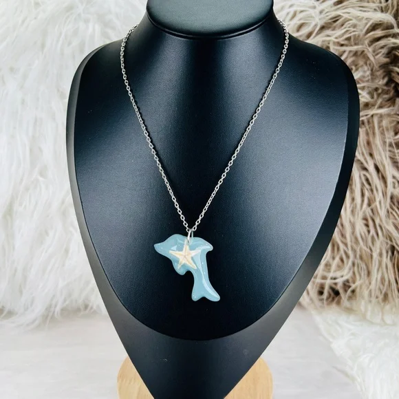 Vintage, starfish in resin blue dolphin pendant silvertone island chic necklace - Picture 4 of 6